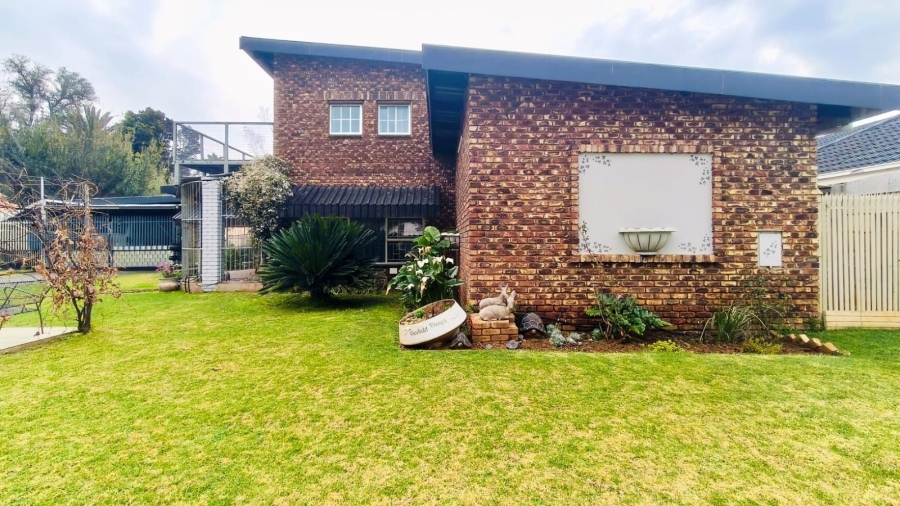 4 Bedroom Property for Sale in Potchefstroom South North West
